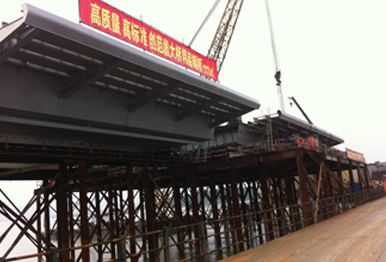 5dad53d0f3112.jpg 宜興太湖范蠡大橋鋼結(jié)構(gòu)工程-2.jpg